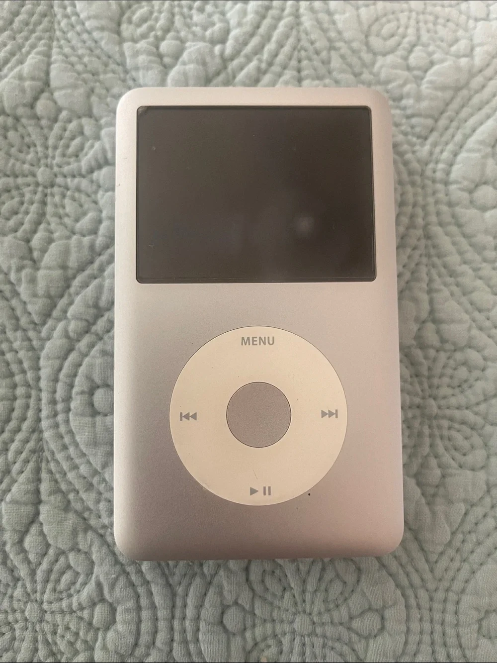 Apple Silver iPod with White Click Wheel
